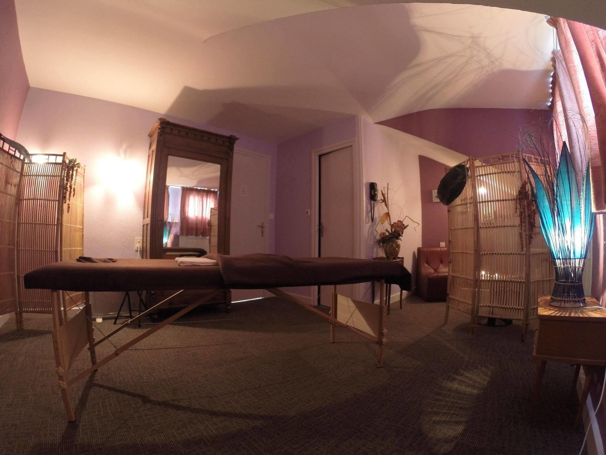 Hotel De L'Aviation 라루브불 외부 사진